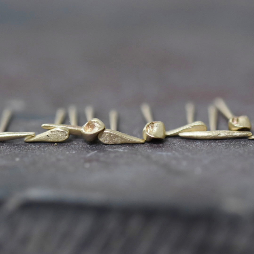 9 carat droplet studs
