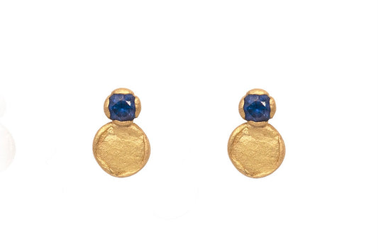 Small blue sapphire, textured, UK handmade recycled gold disc studs. 